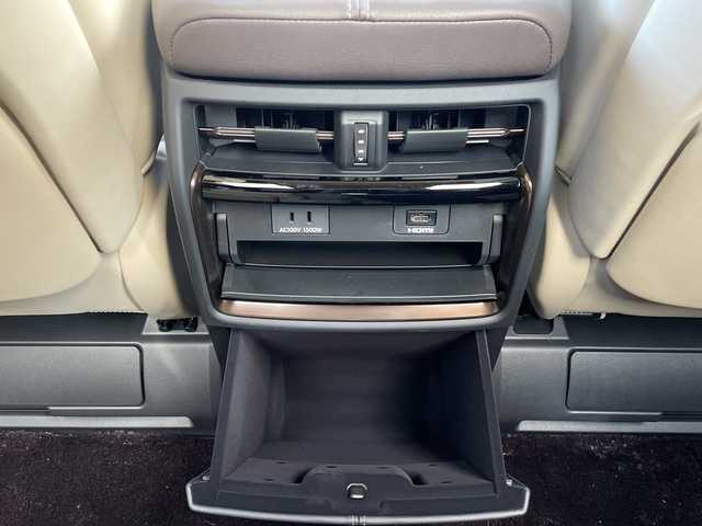 トヨタ アルファードハイブリット エグゼクティブ ラウンジ 埼玉県 2025(令7)年 0.2万km ライムホワイトパールクリスタルシャイン ワンオーナー/左右独立ムーンルーフ/ベージュレザーシート/全席シートヒーター＆ベンチレーション/全席パワーシート（Ｄ席メモリ機能付）/純正１４インチナビ＆フルセグＴＶ/（ＢＴ＆ＡｐｐｌｅＣａｒＰｌａｙ＆ＨＤＭＩ）/ＪＢＬプレミアムサウンド/１４インチリアエンタ－テイメントシステム/パラミックビューモニター/ビルトインＥＴＣ２．０/デジタルインナーミラー/ドライブレコーダー/両側パワースライドドア/ユニバーサルステップ/モデリスタエアロ（Ｆ＆Ｓ＆Ｒ）/モデリスタシグネチャーイルミブレード/プリクラッシュセーフティー/アドバンスドドライブ/ロードサインアシスト/フロントクロストラフィックアラート/リアクロストラフィックアラート/レーンディパーチャーアラート/レーンチェンジアシスト/プロドライビングアシスト/ブラインドスポットモニター/パーキングサポートブレーキ/リアカメラディテクション/安心降車アシスト/後方車両接近告知/周辺車両接近時サポート/クリアランスソナー/ヘッドアップディスプレイ/ＡＣ１００Ｖ/↓検査員記入欄に続く