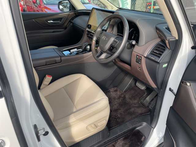 トヨタ アルファードハイブリット エグゼクティブ ラウンジ 埼玉県 2025(令7)年 0.2万km ライムホワイトパールクリスタルシャイン ワンオーナー/左右独立ムーンルーフ/ベージュレザーシート/全席シートヒーター＆ベンチレーション/全席パワーシート（Ｄ席メモリ機能付）/純正１４インチナビ＆フルセグＴＶ/（ＢＴ＆ＡｐｐｌｅＣａｒＰｌａｙ＆ＨＤＭＩ）/ＪＢＬプレミアムサウンド/１４インチリアエンタ－テイメントシステム/パラミックビューモニター/ビルトインＥＴＣ２．０/デジタルインナーミラー/ドライブレコーダー/両側パワースライドドア/ユニバーサルステップ/モデリスタエアロ（Ｆ＆Ｓ＆Ｒ）/モデリスタシグネチャーイルミブレード/プリクラッシュセーフティー/アドバンスドドライブ/ロードサインアシスト/フロントクロストラフィックアラート/リアクロストラフィックアラート/レーンディパーチャーアラート/レーンチェンジアシスト/プロドライビングアシスト/ブラインドスポットモニター/パーキングサポートブレーキ/リアカメラディテクション/安心降車アシスト/後方車両接近告知/周辺車両接近時サポート/クリアランスソナー/ヘッドアップディスプレイ/ＡＣ１００Ｖ/↓検査員記入欄に続く