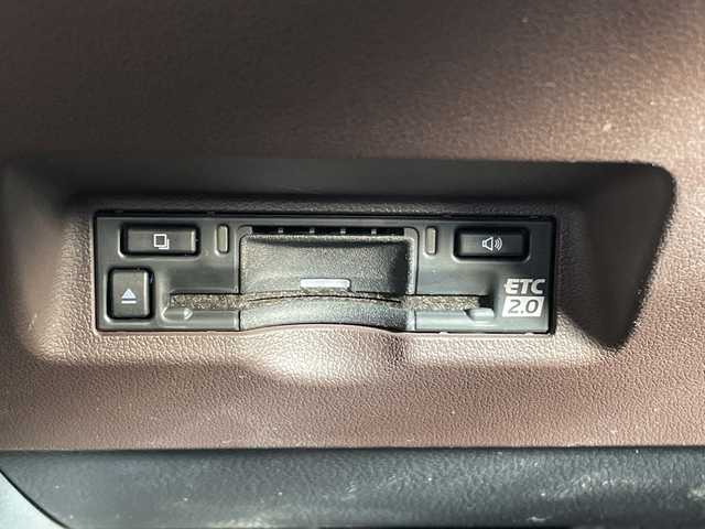 トヨタ アルファードハイブリット エグゼクティブ ラウンジ 埼玉県 2025(令7)年 0.2万km ライムホワイトパールクリスタルシャイン ワンオーナー/左右独立ムーンルーフ/ベージュレザーシート/全席シートヒーター＆ベンチレーション/全席パワーシート（Ｄ席メモリ機能付）/純正１４インチナビ＆フルセグＴＶ/（ＢＴ＆ＡｐｐｌｅＣａｒＰｌａｙ＆ＨＤＭＩ）/ＪＢＬプレミアムサウンド/１４インチリアエンタ－テイメントシステム/パラミックビューモニター/ビルトインＥＴＣ２．０/デジタルインナーミラー/ドライブレコーダー/両側パワースライドドア/ユニバーサルステップ/モデリスタエアロ（Ｆ＆Ｓ＆Ｒ）/モデリスタシグネチャーイルミブレード/プリクラッシュセーフティー/アドバンスドドライブ/ロードサインアシスト/フロントクロストラフィックアラート/リアクロストラフィックアラート/レーンディパーチャーアラート/レーンチェンジアシスト/プロドライビングアシスト/ブラインドスポットモニター/パーキングサポートブレーキ/リアカメラディテクション/安心降車アシスト/後方車両接近告知/周辺車両接近時サポート/クリアランスソナー/ヘッドアップディスプレイ/ＡＣ１００Ｖ/↓検査員記入欄に続く