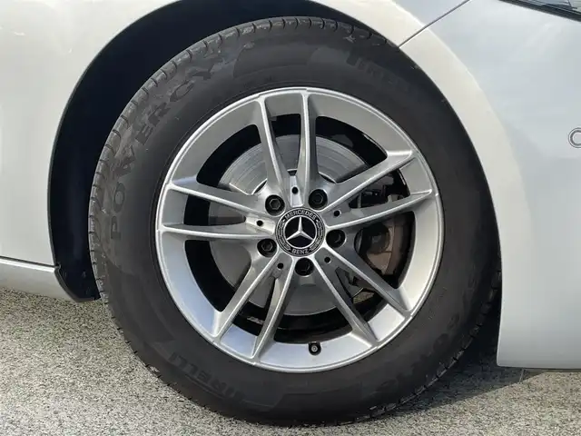 メルセデス・ベンツ Ａ１８０ スタイル 東京都 2018(平30)年 4.9万km イリジウムシルバー 純正ナビ／ＴＶ/リアカメラ/ハーフレザー/パワーシート/シートヒーター/ＥＴＣ２．０/ＡＣＣ/ＢＳＭ/レーンキープ/ＬＥＤヘッドライト/アイドリングストップ/スマートキー/スペアキー１本/保証書/取説