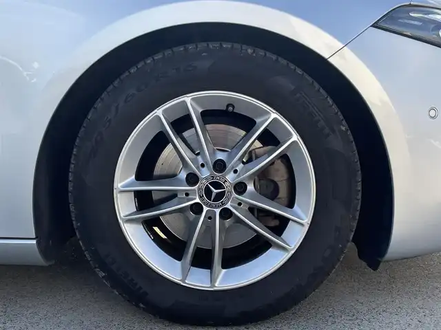 メルセデス・ベンツ Ａ１８０ スタイル 東京都 2018(平30)年 4.9万km イリジウムシルバー 純正ナビ／ＴＶ/リアカメラ/ハーフレザー/パワーシート/シートヒーター/ＥＴＣ２．０/ＡＣＣ/ＢＳＭ/レーンキープ/ＬＥＤヘッドライト/アイドリングストップ/スマートキー/スペアキー１本/保証書/取説