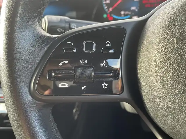 メルセデス・ベンツ Ａ１８０ スタイル 東京都 2018(平30)年 4.9万km イリジウムシルバー 純正ナビ／ＴＶ/リアカメラ/ハーフレザー/パワーシート/シートヒーター/ＥＴＣ２．０/ＡＣＣ/ＢＳＭ/レーンキープ/ＬＥＤヘッドライト/アイドリングストップ/スマートキー/スペアキー１本/保証書/取説