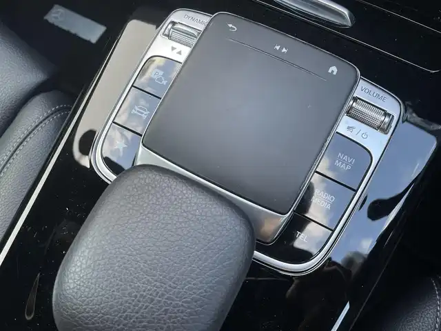 メルセデス・ベンツ Ａ１８０ スタイル 東京都 2018(平30)年 4.9万km イリジウムシルバー 純正ナビ／ＴＶ/リアカメラ/ハーフレザー/パワーシート/シートヒーター/ＥＴＣ２．０/ＡＣＣ/ＢＳＭ/レーンキープ/ＬＥＤヘッドライト/アイドリングストップ/スマートキー/スペアキー１本/保証書/取説