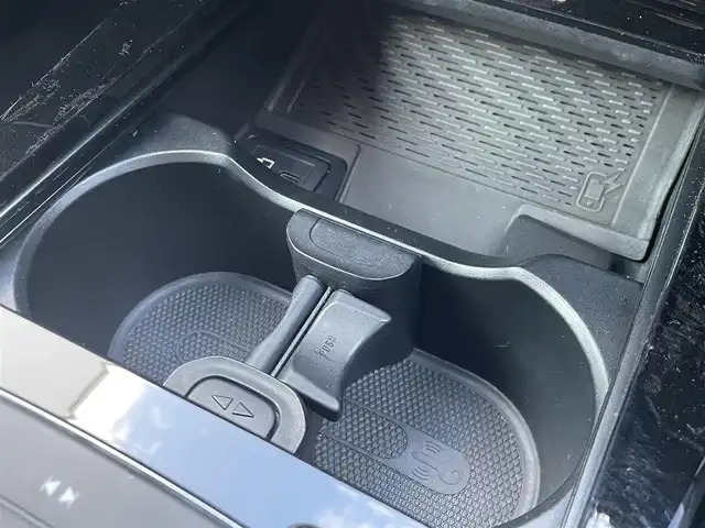 メルセデス・ベンツ Ａ１８０ スタイル 東京都 2018(平30)年 4.9万km イリジウムシルバー 純正ナビ／ＴＶ/リアカメラ/ハーフレザー/パワーシート/シートヒーター/ＥＴＣ２．０/ＡＣＣ/ＢＳＭ/レーンキープ/ＬＥＤヘッドライト/アイドリングストップ/スマートキー/スペアキー１本/保証書/取説