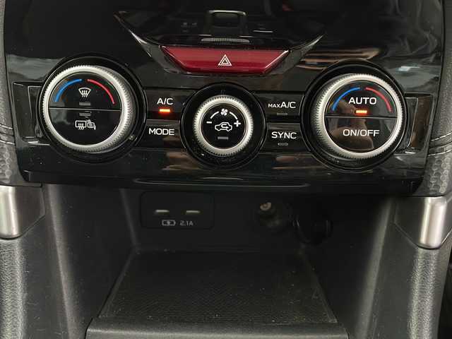 スバル フォレスター ツーリング 長野県 2018(平30)年 3.7万km クリスタルホワイトP 4WD/純正メモリナビ/Bluetooth／CD／DVD/AM／FM/フルセグTV/バックカメラ／左サイド/ETC/アルパイン後席モニター/デジタルインナーミラー/ドライブレコーダー/横滑り防止装置/衝突被害軽減システム/レーンキープアシスト/前席シートヒーター/前席パワーシート/ステアリングスイッチ/ステアリングヒーター/パドルシフト/純正17インチAW装着/純正フロアマット/ドアバイザー/前後コーナーセンサー/LEDヘッドライト/スマートキー