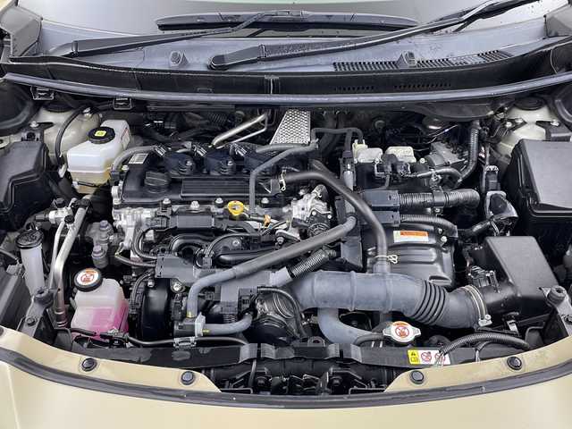 トヨタ ヤリスクロス ハイブリッド Z 岐阜県 2021(令3)年 4.8万km ブラックマイカ/ベージュ 2トーン 純正ディスプレイオーディオ/AM/FM/Bluetooth/USB/AppleCarPlay/AndroidAuto//フルセグTV/バックカメラ/ビルトインETC/ドライブレコーダー/シートヒーター/パワーシート/電動パーキングブレーキ/オートホールド/トヨタセーフティセンス/レーダークルーズコントロール/レーントレーシングアシスト/オートLEDヘッドライト/オートハイビーム/コーナーセンサー/ロードサインアシスト/純正18インチアルミホイール/革巻きステアリング/ハーフレザーシート/純正フロアマット/ドアバイザー