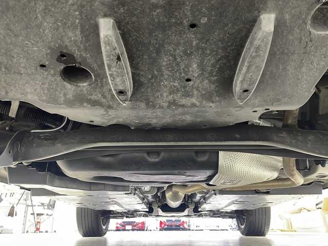 トヨタ ヤリスクロス ハイブリッド Z 岐阜県 2021(令3)年 4.8万km ブラックマイカ/ベージュ 2トーン 純正ディスプレイオーディオ/AM/FM/Bluetooth/USB/AppleCarPlay/AndroidAuto//フルセグTV/バックカメラ/ビルトインETC/ドライブレコーダー/シートヒーター/パワーシート/電動パーキングブレーキ/オートホールド/トヨタセーフティセンス/レーダークルーズコントロール/レーントレーシングアシスト/オートLEDヘッドライト/オートハイビーム/コーナーセンサー/ロードサインアシスト/純正18インチアルミホイール/革巻きステアリング/ハーフレザーシート/純正フロアマット/ドアバイザー