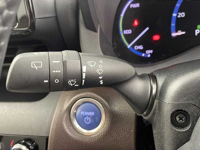 トヨタ ヤリスクロス ハイブリッド Z 岐阜県 2021(令3)年 4.8万km ブラックマイカ/ベージュ 2トーン 純正ディスプレイオーディオ/AM/FM/Bluetooth/USB/AppleCarPlay/AndroidAuto//フルセグTV/バックカメラ/ビルトインETC/ドライブレコーダー/シートヒーター/パワーシート/電動パーキングブレーキ/オートホールド/トヨタセーフティセンス/レーダークルーズコントロール/レーントレーシングアシスト/オートLEDヘッドライト/オートハイビーム/コーナーセンサー/ロードサインアシスト/純正18インチアルミホイール/革巻きステアリング/ハーフレザーシート/純正フロアマット/ドアバイザー