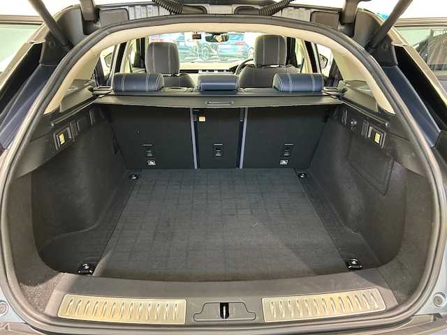 ランドローバー レンジローバーヴェラール Rダイナミック SE 180PS 宮城県 2018(平30)年 5.7万km 青 4WD/サンルーフ/メリディアンオーディオ/衝突軽減システム/追従機能付きクルーズコントロール/レーンキープアシスト/前後コーナーセンサー/ブラインドスポットモニター/純正ナビ/・全方位カメラ/・Bluetooth/HDMI/USB/・フルセグTV/ヘッドアップディスプレイ/ダウンヒルアシストコントロール/電動リアゲート/ドライブレコーダー/レーダー探知機/プッシュスタート/ステアリングヒーター/ハーフレザーシート/エアーシート（運転席/助手席）/シートヒーター（運転席/助手席）/シートメモリー（運転席）/LEDヘッドライト/オートマチックハイビーム/オートライト/純正アルミホイール/純正フロアマット