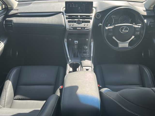 レクサス ＮＸ 300h Iパッケージ 沖縄県 2018(平30)年 6.9万km グラファイトブラックガラスフレーク 純正ナビ・TV・Bluetooth・CD・DVD/バックカメラ/ETC/シートヒーター/パワーシート/シートメモリー/パワーバックドア/コーナーセンサー/LEDヘッドライト/オートライト/衝突軽減システム/BSM/レーンキープアシスト/電子サイドブレーキ/ハンドルヒーター/クルーズコントロール