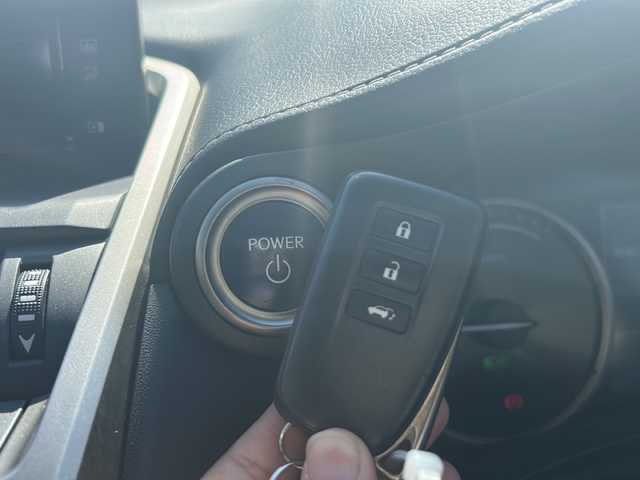 レクサス ＮＸ 300h Iパッケージ 沖縄県 2018(平30)年 6.9万km グラファイトブラックガラスフレーク 純正ナビ・TV・Bluetooth・CD・DVD/バックカメラ/ETC/シートヒーター/パワーシート/シートメモリー/パワーバックドア/コーナーセンサー/LEDヘッドライト/オートライト/衝突軽減システム/BSM/レーンキープアシスト/電子サイドブレーキ/ハンドルヒーター/クルーズコントロール