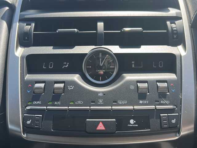 レクサス ＮＸ 300h Iパッケージ 沖縄県 2018(平30)年 6.9万km グラファイトブラックガラスフレーク 純正ナビ・TV・Bluetooth・CD・DVD/バックカメラ/ETC/シートヒーター/パワーシート/シートメモリー/パワーバックドア/コーナーセンサー/LEDヘッドライト/オートライト/衝突軽減システム/BSM/レーンキープアシスト/電子サイドブレーキ/ハンドルヒーター/クルーズコントロール