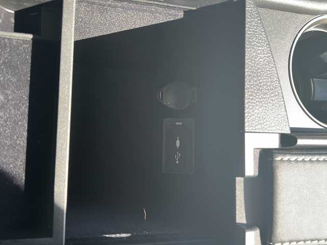 レクサス ＮＸ 300h Iパッケージ 沖縄県 2018(平30)年 6.9万km グラファイトブラックガラスフレーク 純正ナビ・TV・Bluetooth・CD・DVD/バックカメラ/ETC/シートヒーター/パワーシート/シートメモリー/パワーバックドア/コーナーセンサー/LEDヘッドライト/オートライト/衝突軽減システム/BSM/レーンキープアシスト/電子サイドブレーキ/ハンドルヒーター/クルーズコントロール