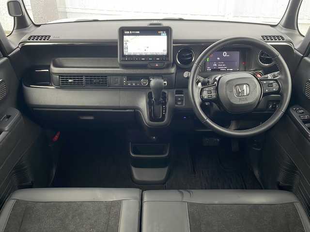 ホンダ Ｎ ＢＯＸ カスタム ターボ 三重県 2024(令6)年 2万km プラチナホワイトパール 禁煙/純正ナビ/バックカメラ/前後ドラレコ/ETC/ハーフレザーシート/シートヒーター/両側パワースライドドア/USB.タイプC給電/LEDオートライト/レーンキープアシスト/レーダークルーズコントロール/プリクラッシュ/革巻きステア/ステアリングスイッチ/コーナーセンサー/電動格納ウィンカーミラー/保証書/取扱説明書