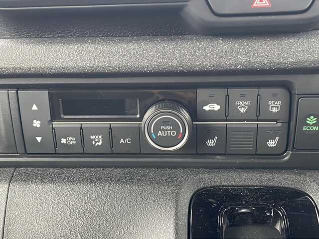 ホンダ Ｎ ＢＯＸ カスタム ターボ 三重県 2024(令6)年 2万km プラチナホワイトパール 禁煙/純正ナビ/バックカメラ/前後ドラレコ/ETC/ハーフレザーシート/シートヒーター/両側パワースライドドア/USB.タイプC給電/LEDオートライト/レーンキープアシスト/レーダークルーズコントロール/プリクラッシュ/革巻きステア/ステアリングスイッチ/コーナーセンサー/電動格納ウィンカーミラー/保証書/取扱説明書