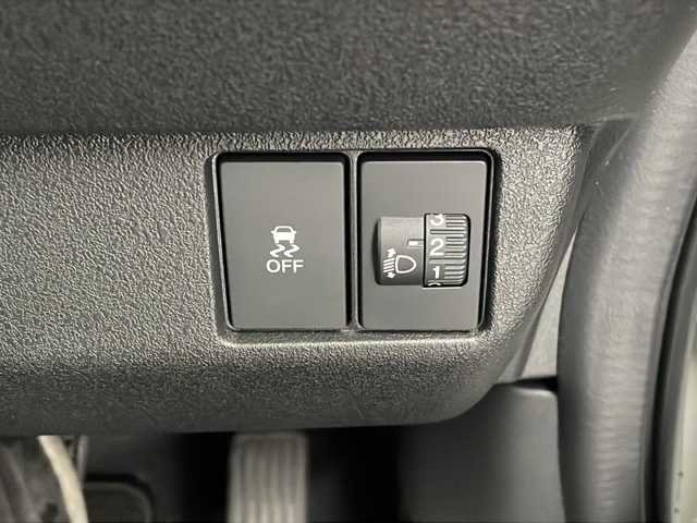 ホンダ Ｎ ＢＯＸ カスタム ターボ 三重県 2024(令6)年 2万km プラチナホワイトパール 禁煙/純正ナビ/バックカメラ/前後ドラレコ/ETC/ハーフレザーシート/シートヒーター/両側パワースライドドア/USB.タイプC給電/LEDオートライト/レーンキープアシスト/レーダークルーズコントロール/プリクラッシュ/革巻きステア/ステアリングスイッチ/コーナーセンサー/電動格納ウィンカーミラー/保証書/取扱説明書