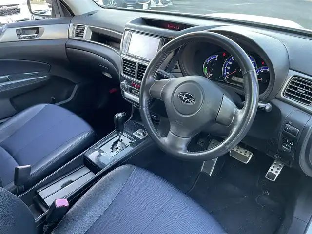 スバル エクシーガ 2．0GT 宮城県 2009(平21)年 13.5万km サテンホワイトパール /純正HDDナビ//CD/DVD/フルセグテレビ//社外フリップダウンモニターバックカメラ//ETC//リモコンキー//社外アルミスタッドレスタイヤ積込