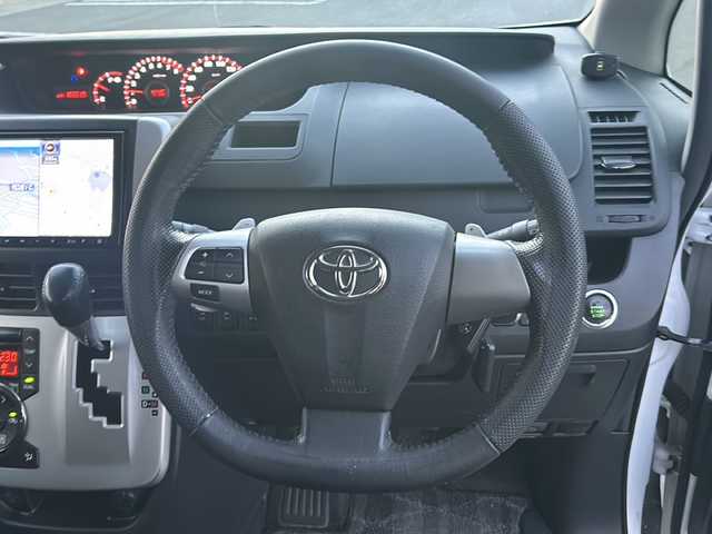 トヨタ ノア Si 山梨県 2012(平24)年 16.6万km ホワイトパールクリスタルシャイン 純正SDナビ/フルセグTV　BT/バックカメラ/両側パワースライドドア/4WD/ビルトインETC/前後コーナーセンサー/パドルシフト/オートライト/オールオートPW/ウインカーミラー