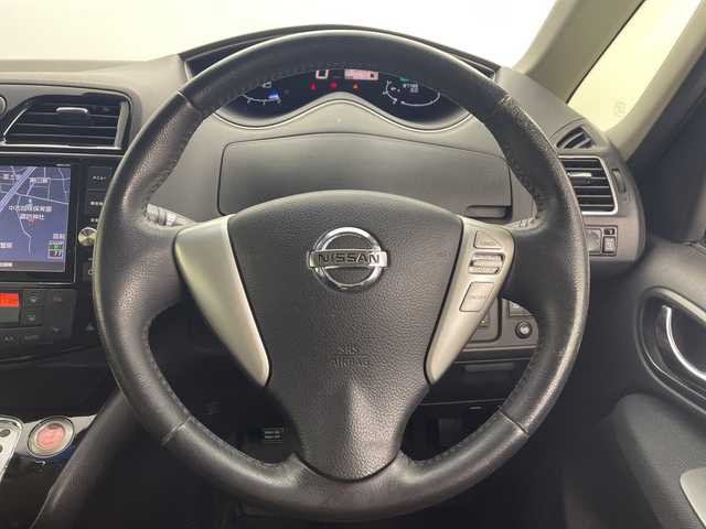 日産 セレナ ハイウェイS S HV Aセーフ 愛知県 2015(平27)年 9.8万km ダイヤモンドブラック 純正8インチナビMM514D-L/CD DVD BT SD フルセグＴＶ　FM AM　/純正フリップダウンモニター　/エマージェンシーブレーキ/アラウンドビューモニター　/ＥＴＣ　/両側パワースライドドア　/クルーズコントロール　/ＬＥＤオートヘッドライト　/レーンキープアシスト/コーナーセンサー　/電動格納ウインカーミラー/ロールサンシェード/シートバックテーブル/純正フロアマット/純正ドアバイザー/スマートキー/スペアキー