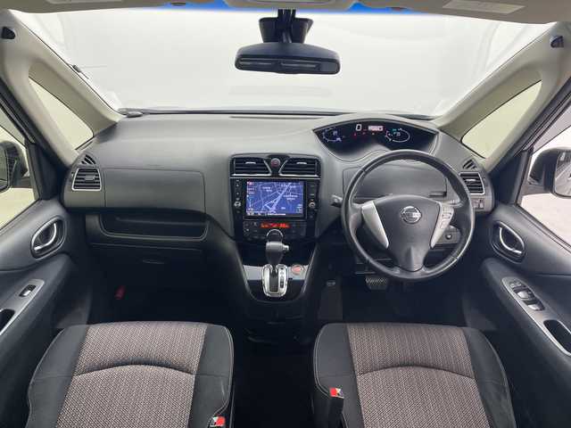 日産 セレナ ハイウェイS S HV Aセーフ 愛知県 2015(平27)年 9.8万km ダイヤモンドブラック 純正8インチナビMM514D-L/CD DVD BT SD フルセグＴＶ　FM AM　/純正フリップダウンモニター　/エマージェンシーブレーキ/アラウンドビューモニター　/ＥＴＣ　/両側パワースライドドア　/クルーズコントロール　/ＬＥＤオートヘッドライト　/レーンキープアシスト/コーナーセンサー　/電動格納ウインカーミラー/ロールサンシェード/シートバックテーブル/純正フロアマット/純正ドアバイザー/スマートキー/スペアキー