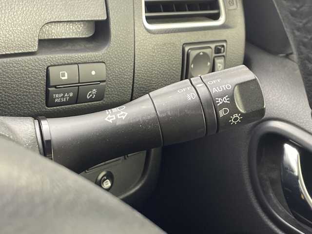 日産 セレナ ハイウェイS S HV Aセーフ 愛知県 2015(平27)年 9.8万km ダイヤモンドブラック 純正8インチナビMM514D-L/CD DVD BT SD フルセグＴＶ　FM AM　/純正フリップダウンモニター　/エマージェンシーブレーキ/アラウンドビューモニター　/ＥＴＣ　/両側パワースライドドア　/クルーズコントロール　/ＬＥＤオートヘッドライト　/レーンキープアシスト/コーナーセンサー　/電動格納ウインカーミラー/ロールサンシェード/シートバックテーブル/純正フロアマット/純正ドアバイザー/スマートキー/スペアキー