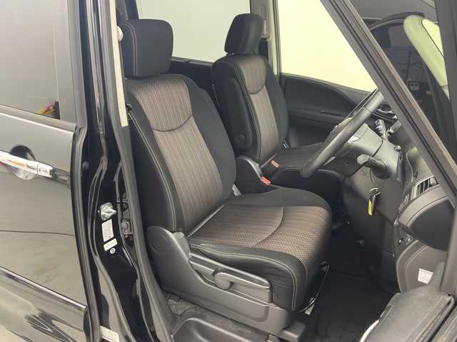 日産 セレナ ハイウェイS S HV Aセーフ 愛知県 2015(平27)年 9.8万km ダイヤモンドブラック 純正8インチナビMM514D-L/CD DVD BT SD フルセグＴＶ　FM AM　/純正フリップダウンモニター　/エマージェンシーブレーキ/アラウンドビューモニター　/ＥＴＣ　/両側パワースライドドア　/クルーズコントロール　/ＬＥＤオートヘッドライト　/レーンキープアシスト/コーナーセンサー　/電動格納ウインカーミラー/ロールサンシェード/シートバックテーブル/純正フロアマット/純正ドアバイザー/スマートキー/スペアキー