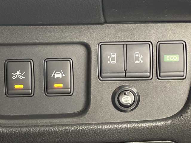 日産 セレナ ハイウェイS S HV Aセーフ 愛知県 2015(平27)年 9.8万km ダイヤモンドブラック 純正8インチナビMM514D-L/CD DVD BT SD フルセグＴＶ　FM AM　/純正フリップダウンモニター　/エマージェンシーブレーキ/アラウンドビューモニター　/ＥＴＣ　/両側パワースライドドア　/クルーズコントロール　/ＬＥＤオートヘッドライト　/レーンキープアシスト/コーナーセンサー　/電動格納ウインカーミラー/ロールサンシェード/シートバックテーブル/純正フロアマット/純正ドアバイザー/スマートキー/スペアキー