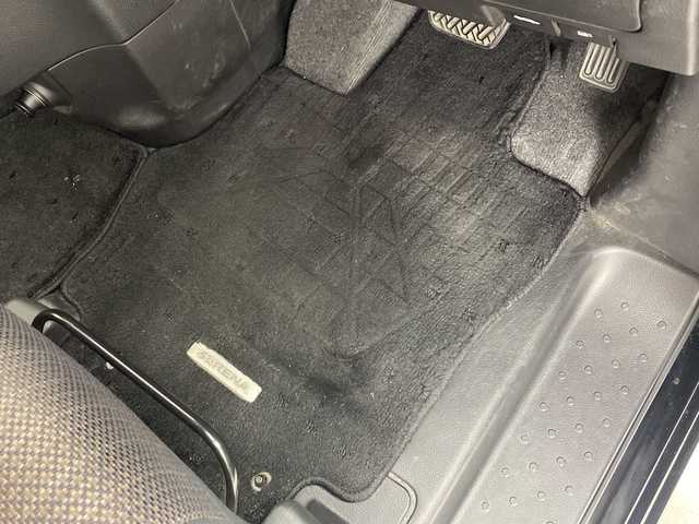 日産 セレナ ハイウェイS S HV Aセーフ 愛知県 2015(平27)年 9.8万km ダイヤモンドブラック 純正8インチナビMM514D-L/CD DVD BT SD フルセグＴＶ　FM AM　/純正フリップダウンモニター　/エマージェンシーブレーキ/アラウンドビューモニター　/ＥＴＣ　/両側パワースライドドア　/クルーズコントロール　/ＬＥＤオートヘッドライト　/レーンキープアシスト/コーナーセンサー　/電動格納ウインカーミラー/ロールサンシェード/シートバックテーブル/純正フロアマット/純正ドアバイザー/スマートキー/スペアキー