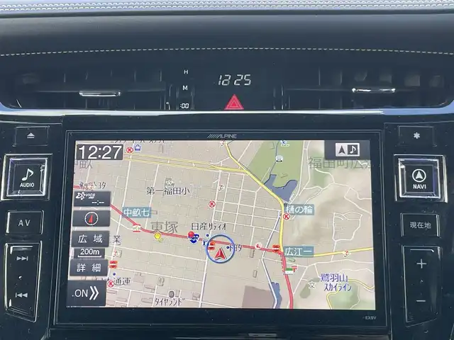 トヨタ ハリアー プレミアム 岡山県 2017(平29)年 9万km ホワイトパールクリスタルシャイン 登録時走行距離89922km/社外9インチフリップダウンモニター/４WD/ALPINE9インチナビ/フルセグTV(AM/FM/CD/DVD/Bluetooth)/バックカメラ/ドライブレコーダー/ビルトインETC/トヨタセーフティセンス/・レーダークルーズコントロール/・プリクラッシュセーフティ/・レーンディバーチャーアラート/・オートマチックハイビーム/コーナーセンサー/パワーバックドア/革巻きステアリング/MTモード付きAT/アイドリングストップ/18インチ純正アルミホイール/純正フロアマット