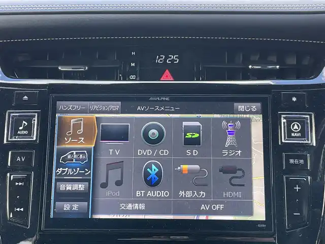 トヨタ ハリアー プレミアム 岡山県 2017(平29)年 9万km ホワイトパールクリスタルシャイン 登録時走行距離89922km/社外9インチフリップダウンモニター/４WD/ALPINE9インチナビ/フルセグTV(AM/FM/CD/DVD/Bluetooth)/バックカメラ/ドライブレコーダー/ビルトインETC/トヨタセーフティセンス/・レーダークルーズコントロール/・プリクラッシュセーフティ/・レーンディバーチャーアラート/・オートマチックハイビーム/コーナーセンサー/パワーバックドア/革巻きステアリング/MTモード付きAT/アイドリングストップ/18インチ純正アルミホイール/純正フロアマット