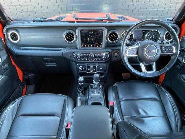 クライスラー・ジープ ジープ ラングラー アンリミテッド サハラ 埼玉県 2020(令2)年 4.3万km オレンジ 黒革シート　/純正ナビ　/フロント／サイド／バックカメラ　/フルセグＴＶ　/ＡｐｐｌｅＣａｒＰｌａｙ　/シートヒーター　/ステアリングヒーター　/ＬＥＤヘッドライト　/ＡＣＣ　/ＥＴＣ　/ドライブレコーダー