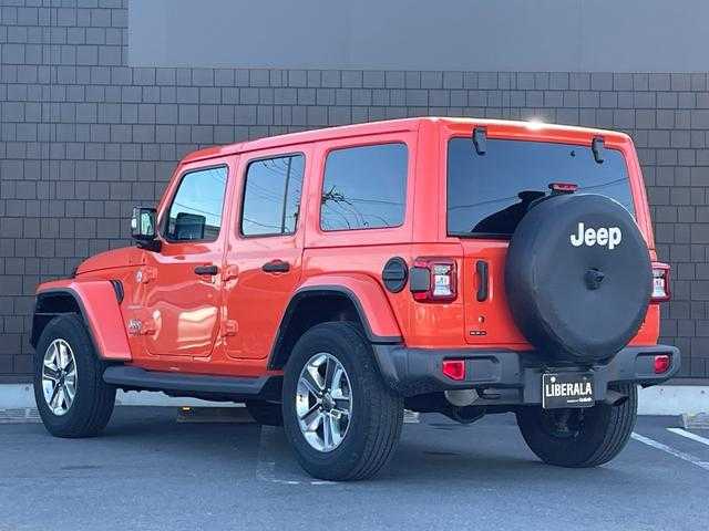 クライスラー・ジープ ジープ ラングラー アンリミテッド サハラ 埼玉県 2020(令2)年 4.3万km オレンジ 黒革シート　/純正ナビ　/フロント／サイド／バックカメラ　/フルセグＴＶ　/ＡｐｐｌｅＣａｒＰｌａｙ　/シートヒーター　/ステアリングヒーター　/ＬＥＤヘッドライト　/ＡＣＣ　/ＥＴＣ　/ドライブレコーダー