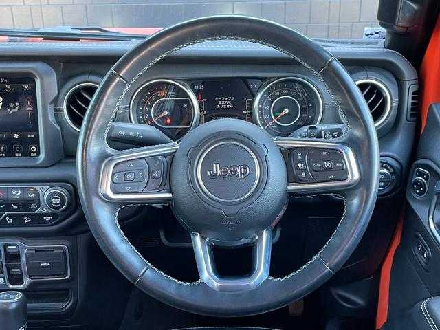 クライスラー・ジープ ジープ ラングラー アンリミテッド サハラ 埼玉県 2020(令2)年 4.3万km オレンジ 黒革シート　/純正ナビ　/フロント／サイド／バックカメラ　/フルセグＴＶ　/ＡｐｐｌｅＣａｒＰｌａｙ　/シートヒーター　/ステアリングヒーター　/ＬＥＤヘッドライト　/ＡＣＣ　/ＥＴＣ　/ドライブレコーダー