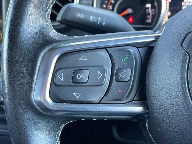 クライスラー・ジープ ジープ ラングラー アンリミテッド サハラ 埼玉県 2020(令2)年 4.3万km オレンジ 黒革シート　/純正ナビ　/フロント／サイド／バックカメラ　/フルセグＴＶ　/ＡｐｐｌｅＣａｒＰｌａｙ　/シートヒーター　/ステアリングヒーター　/ＬＥＤヘッドライト　/ＡＣＣ　/ＥＴＣ　/ドライブレコーダー