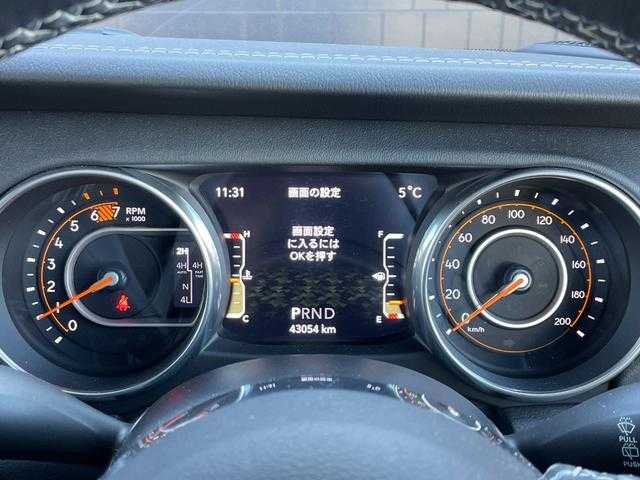 クライスラー・ジープ ジープ ラングラー アンリミテッド サハラ 埼玉県 2020(令2)年 4.3万km オレンジ 黒革シート　/純正ナビ　/フロント／サイド／バックカメラ　/フルセグＴＶ　/ＡｐｐｌｅＣａｒＰｌａｙ　/シートヒーター　/ステアリングヒーター　/ＬＥＤヘッドライト　/ＡＣＣ　/ＥＴＣ　/ドライブレコーダー