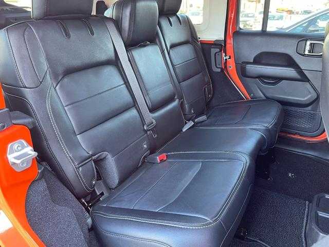 クライスラー・ジープ ジープ ラングラー アンリミテッド サハラ 埼玉県 2020(令2)年 4.3万km オレンジ 黒革シート　/純正ナビ　/フロント／サイド／バックカメラ　/フルセグＴＶ　/ＡｐｐｌｅＣａｒＰｌａｙ　/シートヒーター　/ステアリングヒーター　/ＬＥＤヘッドライト　/ＡＣＣ　/ＥＴＣ　/ドライブレコーダー