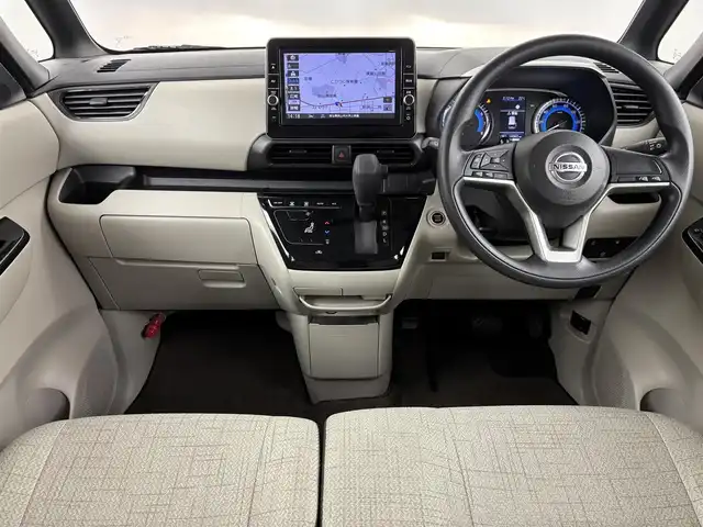 日産 ルークス X 埼玉県 2021(令3)年 1.4万km フローズンバニラパール 純正ナビ（フルセグ／Ｂｌｕｅｔｏｏｔｈ／ＡＭ／ＦＭ）　/全方位カメラ　/片側パワースライドドア　/コーナーセンサー　/ドライブレコーダー　/プッシュスタート　/スマートキー　/スペアキー