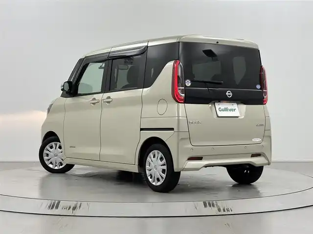 日産 ルークス X 埼玉県 2021(令3)年 1.4万km フローズンバニラパール 純正ナビ（フルセグ／Ｂｌｕｅｔｏｏｔｈ／ＡＭ／ＦＭ）　/全方位カメラ　/片側パワースライドドア　/コーナーセンサー　/ドライブレコーダー　/プッシュスタート　/スマートキー　/スペアキー
