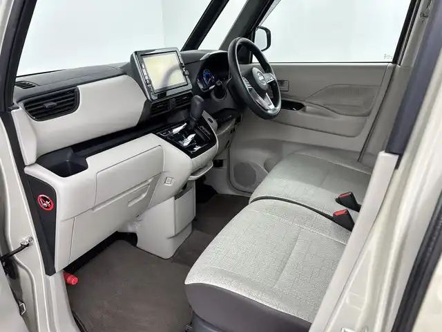 日産 ルークス X 埼玉県 2021(令3)年 1.4万km フローズンバニラパール 純正ナビ（フルセグ／Ｂｌｕｅｔｏｏｔｈ／ＡＭ／ＦＭ）　/全方位カメラ　/片側パワースライドドア　/コーナーセンサー　/ドライブレコーダー　/プッシュスタート　/スマートキー　/スペアキー