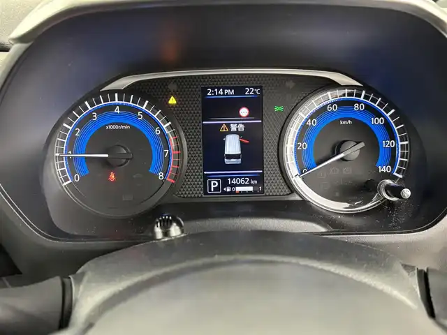日産 ルークス X 埼玉県 2021(令3)年 1.4万km フローズンバニラパール 純正ナビ（フルセグ／Ｂｌｕｅｔｏｏｔｈ／ＡＭ／ＦＭ）　/全方位カメラ　/片側パワースライドドア　/コーナーセンサー　/ドライブレコーダー　/プッシュスタート　/スマートキー　/スペアキー