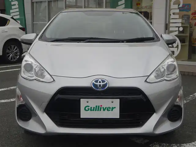 トヨタ アクア S 静岡県 2015(平27)年 3.4万km シルバーM 純正SDナビ:NSCP-W64/（CD/ワンセグTV/AM/FM/BT）/前方ドライブレコーダー（ユピテルDRY-mini1X）/フロントフォグ/オートライト/プッシュスタート/スマートキー/純正フロアマット/ドアバイザー