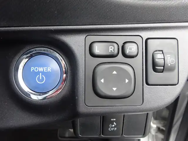 トヨタ アクア S 静岡県 2015(平27)年 3.4万km シルバーM 純正SDナビ:NSCP-W64/（CD/ワンセグTV/AM/FM/BT）/前方ドライブレコーダー（ユピテルDRY-mini1X）/フロントフォグ/オートライト/プッシュスタート/スマートキー/純正フロアマット/ドアバイザー