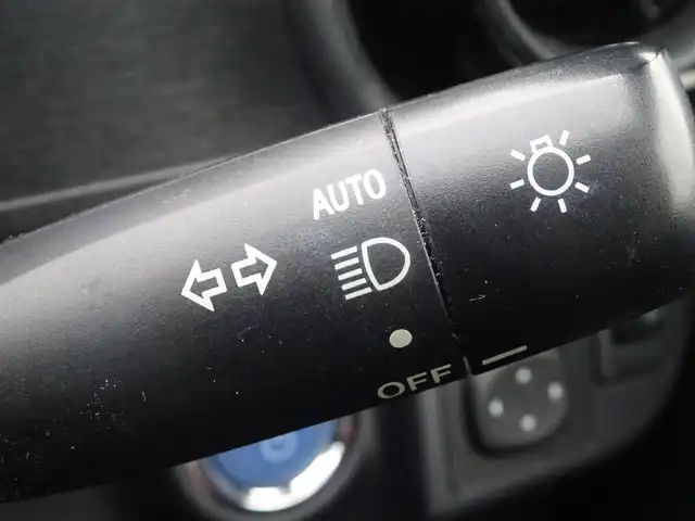 トヨタ アクア S 静岡県 2015(平27)年 3.4万km シルバーM 純正SDナビ:NSCP-W64/（CD/ワンセグTV/AM/FM/BT）/前方ドライブレコーダー（ユピテルDRY-mini1X）/フロントフォグ/オートライト/プッシュスタート/スマートキー/純正フロアマット/ドアバイザー