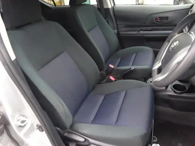 トヨタ アクア S 静岡県 2015(平27)年 3.4万km シルバーM 純正SDナビ:NSCP-W64/（CD/ワンセグTV/AM/FM/BT）/前方ドライブレコーダー（ユピテルDRY-mini1X）/フロントフォグ/オートライト/プッシュスタート/スマートキー/純正フロアマット/ドアバイザー