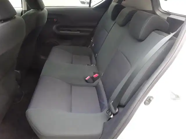 トヨタ アクア S 静岡県 2015(平27)年 3.4万km シルバーM 純正SDナビ:NSCP-W64/（CD/ワンセグTV/AM/FM/BT）/前方ドライブレコーダー（ユピテルDRY-mini1X）/フロントフォグ/オートライト/プッシュスタート/スマートキー/純正フロアマット/ドアバイザー