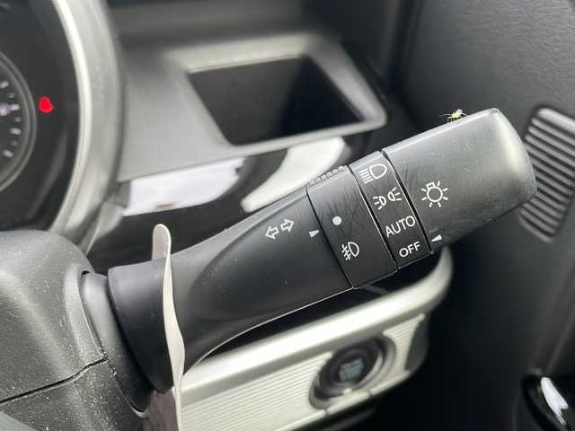 スズキ スペーシア カスタム HYBRID XS ターボ 大阪府 2018(平30)年 5.6万km 白 ワンオーナー/純正SDナビ/・DVD/CD/FM/AM/Bluetooth/・フルセグテレビ/ETC/ドライブレコーダー/ステアリングリモコン/パドルシフト/シートヒーター（D席+N席）/両側パワースライドドア/コーナーセンサー/LEDヘッドライト/オートライト/オートエアコン/スマートキー×2/プッシュスタート/12V電源/純正15インチアルミホイール/純正フロアマット/電動格納ミラー/ドアバイザー/取扱説明書/ナビ取扱説明書/保証書
