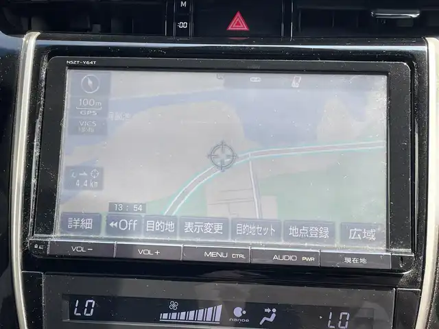 トヨタ ハリアー ハイブリッド プレミアム 岡山県 2015(平27)年 10.5万km ホワイトパールクリスタルシャイン 登録時走行距離104342km/サンルーフ/Toyota Safety Sense P/・プリクラッシュセーフティシステム/・レーンディパーチャーアラート/・オートマチックハイビーム/・レーダークルーズコントロール/純正SDナビ/(AM/FM/DISC/SD/TV/BT)/バックカメラ/パワーシート/電動リアゲート/ビルトインETC/スタートキー×1/スペアキー×1/スマートキー/プッシュスタート/純正１８インチアルミホイール