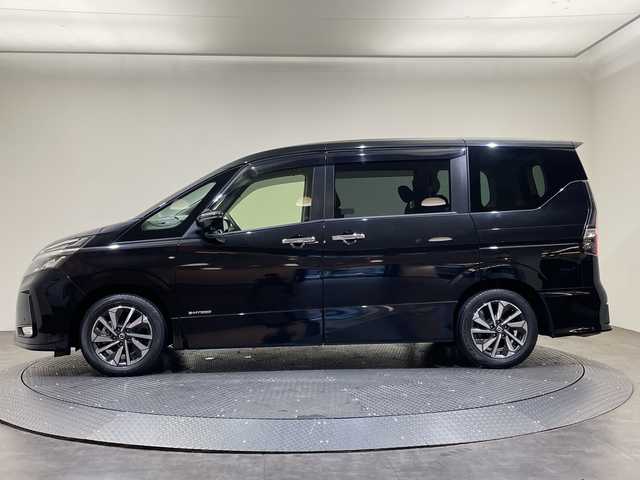 日産 セレナ ハイウェイスター V 愛媛県 2020(令2)年 3.3万km ダイヤモンドブラック ・純正10インチナビ/・フルセグテレビ/Bluetooth/DVD/・アラウンドビューモニター/・フリップダウンモニター/・両側パワースライドドア/・LEDヘッドライト/・プロパイロット/・エマージェンシーブレーキ/・レーンキープアシスト/・ドライブレコーダー/・コーナーセンサー/・スマートキー