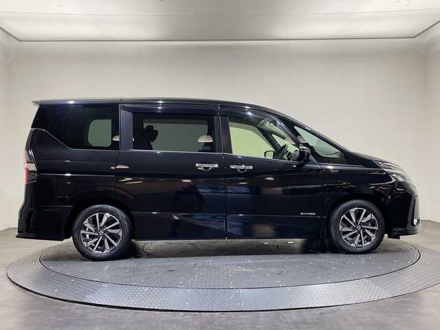 日産 セレナ ハイウェイスター V 愛媛県 2020(令2)年 3.3万km ダイヤモンドブラック ・純正10インチナビ/・フルセグテレビ/Bluetooth/DVD/・アラウンドビューモニター/・フリップダウンモニター/・両側パワースライドドア/・LEDヘッドライト/・プロパイロット/・エマージェンシーブレーキ/・レーンキープアシスト/・ドライブレコーダー/・コーナーセンサー/・スマートキー
