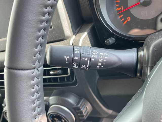 スズキ ジムニー ノマド FC 愛知県 2025(令7)年 0.1千km ベージュⅡ 登録済未使用車/スズキセーフティサポート/レーダークルーズコントロール/シートヒーター/純正アルミホイール/４ＷＤ/LEDヘッドライト/レーンキープアシスト/ダウンヒルアシストコントロール/衝突軽減システム/スマートキー/ステアリングスイッチ/プッシュスタート